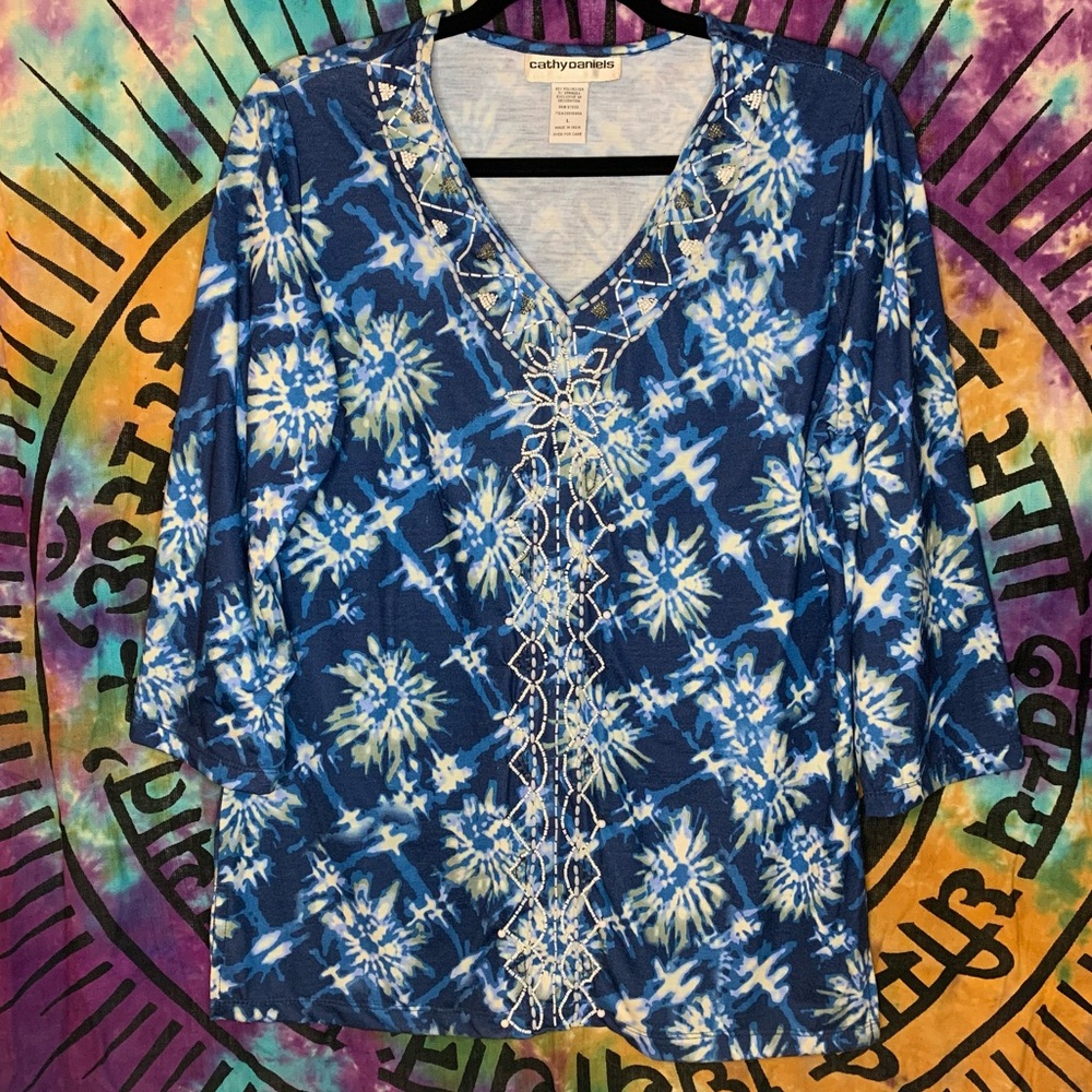 3/4 Sleeve Hand Beaded Floral V-Neck Blouse by Cathy Daniels Size L Blue/White